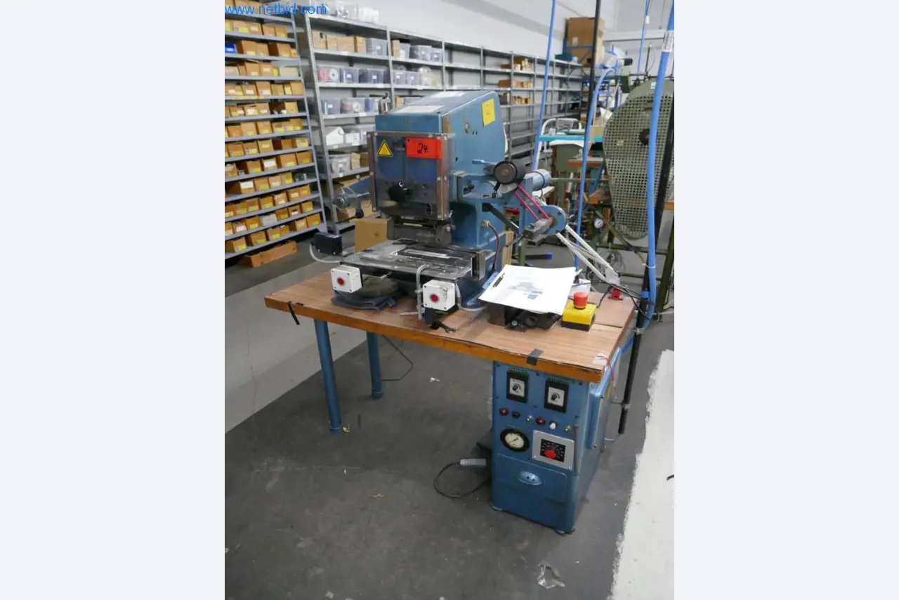 Leder- und Textilbearbeitungsmaschinen-1