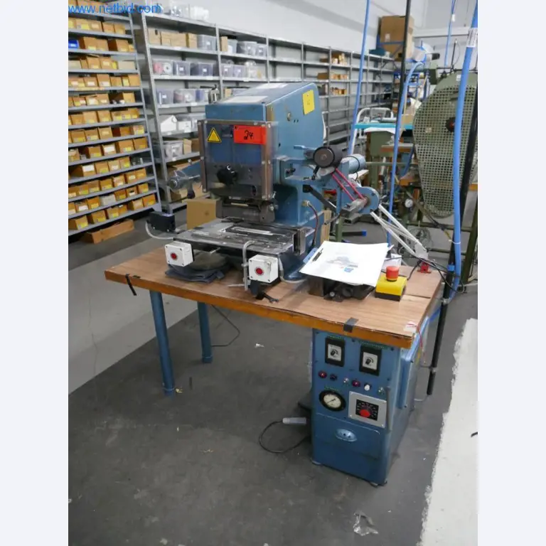 Leder- und Textilbearbeitungsmaschinen-1