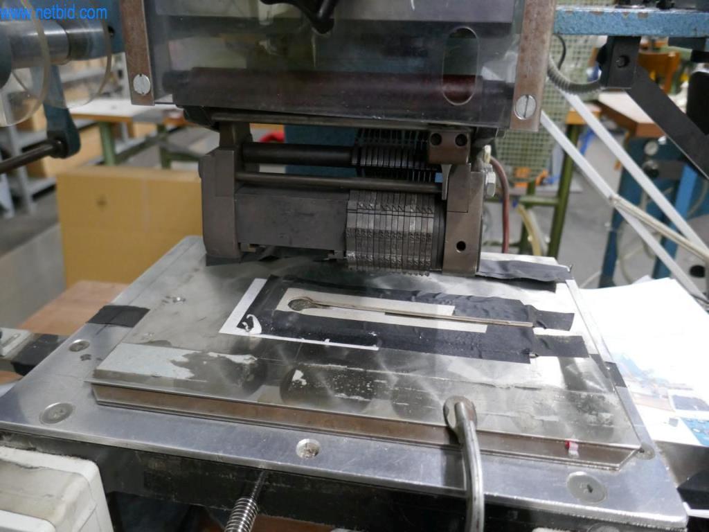 Stroje na zpracování kůže a textilu-2