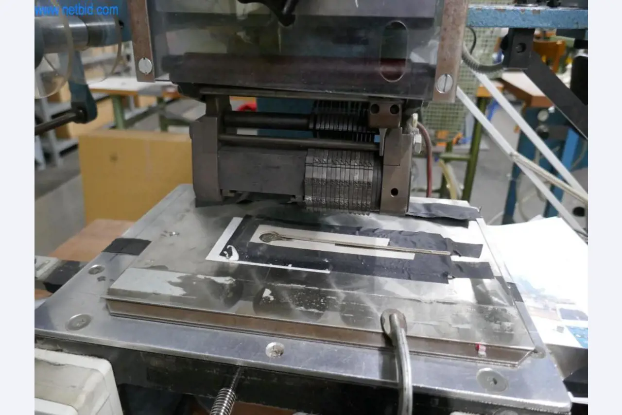 Leder- und Textilbearbeitungsmaschinen-2