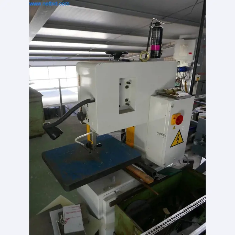 Stroji za predelavo usnja in tekstila-6