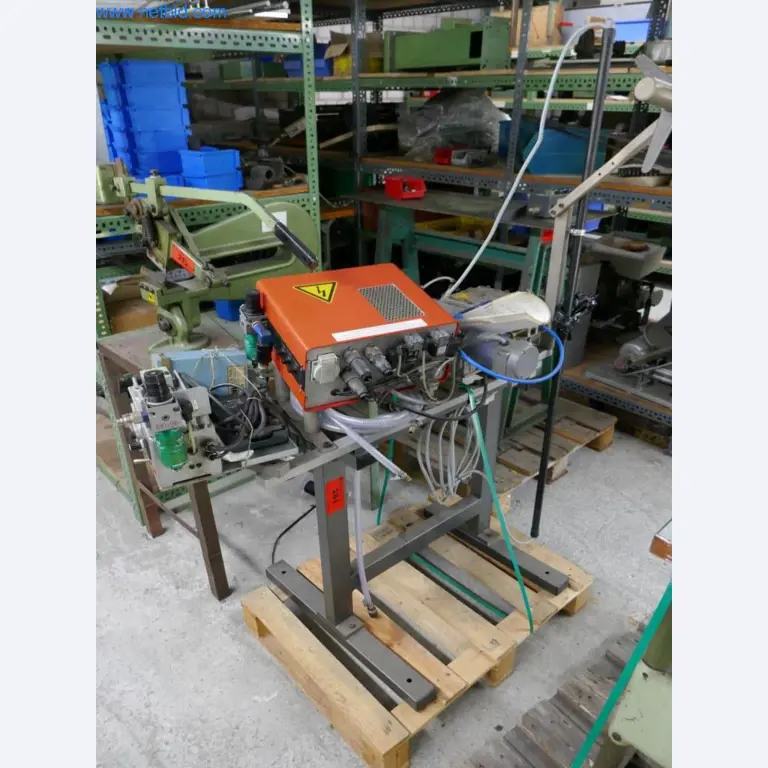 Leder- und Textilbearbeitungsmaschinen-1