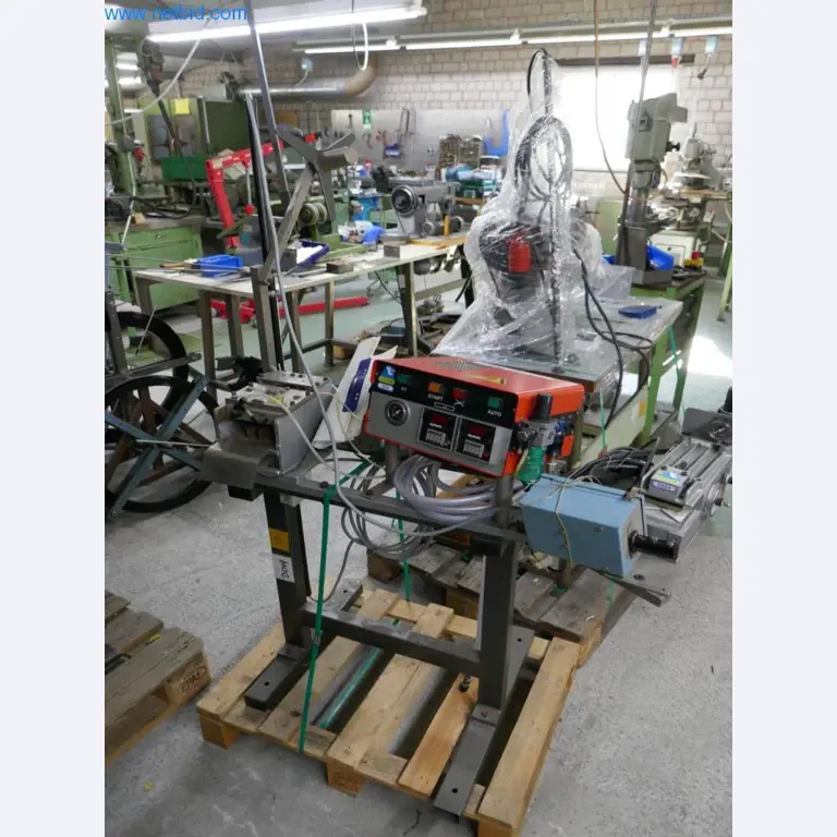 Leder- und Textilbearbeitungsmaschinen-3