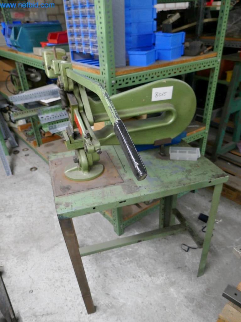 Stroje na zpracování kůže a textilu-3