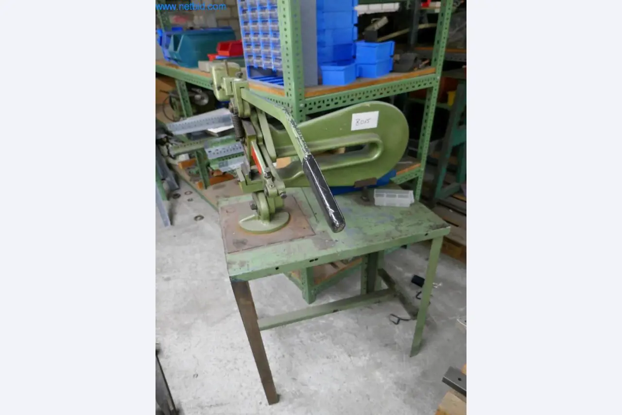 Stroje na zpracování kůže a textilu-3