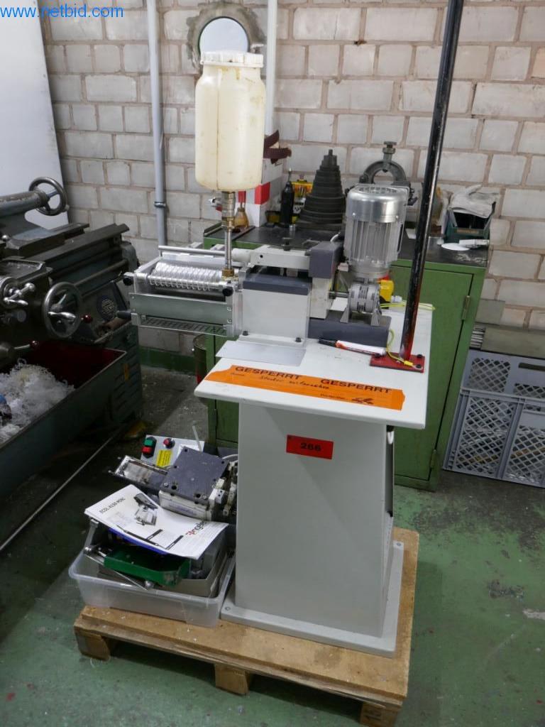 Stroje na zpracování kůže a textilu-1