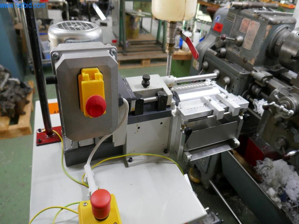 Stroje na zpracování kůže a textilu-2