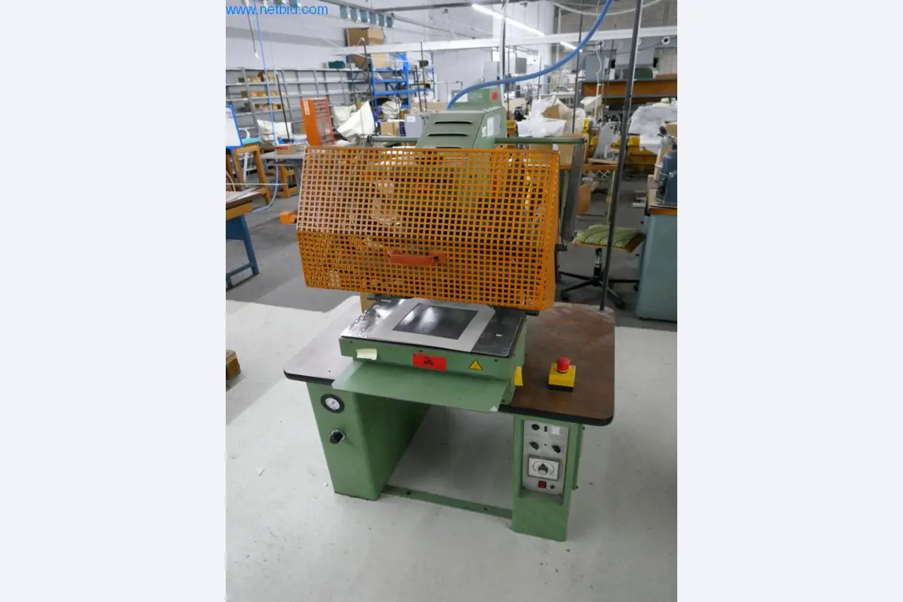 Stroji za predelavo usnja in tekstila-1