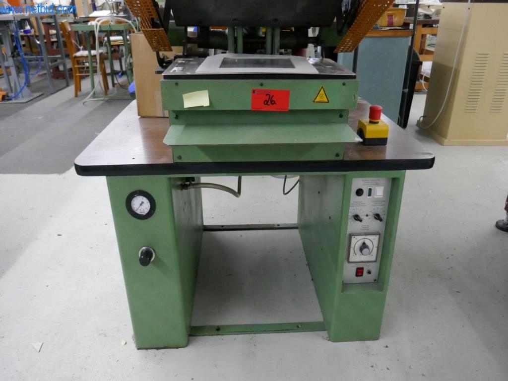 Stroji za predelavo usnja in tekstila-4