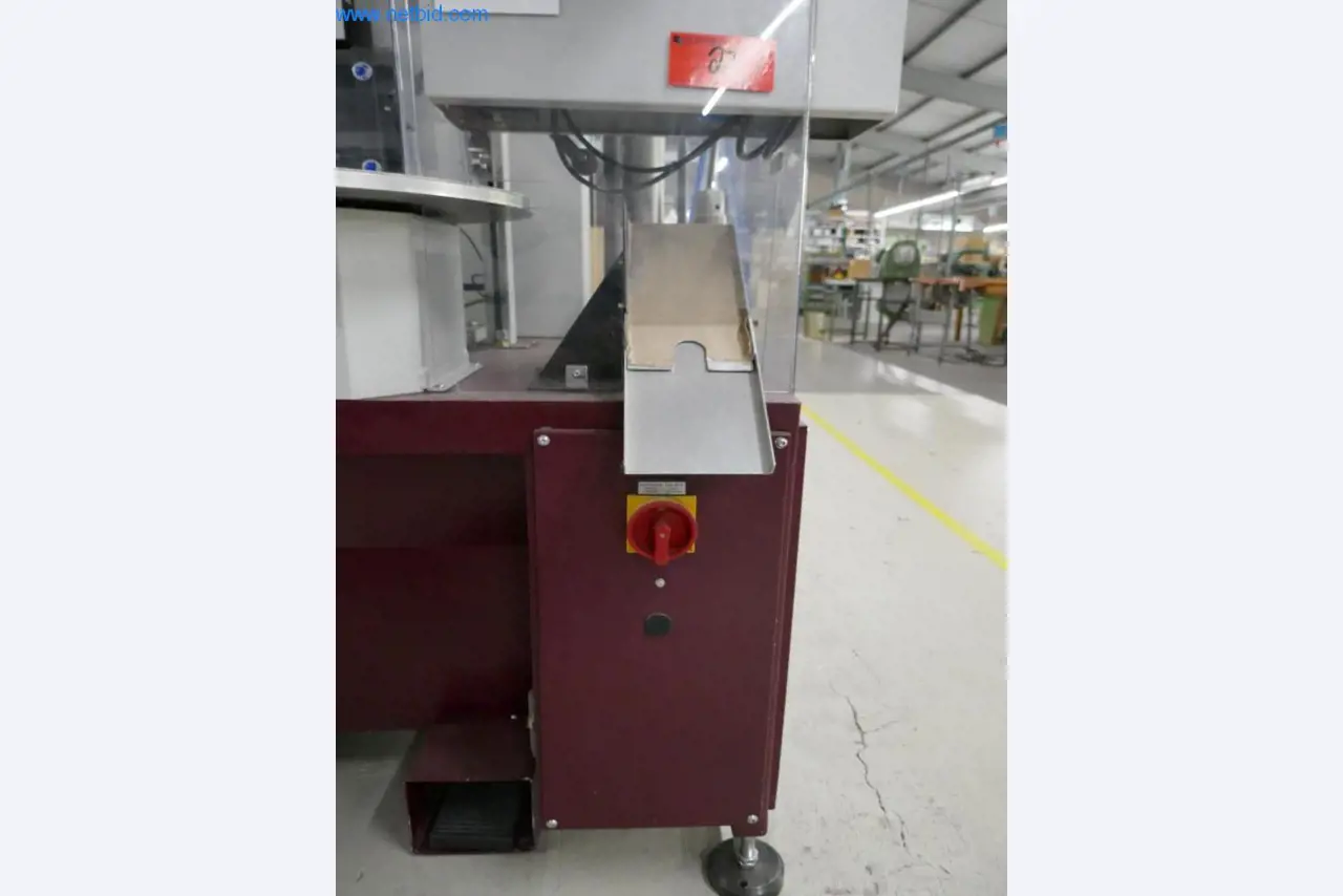 Machines voor de verwerking van leer en textiel-5