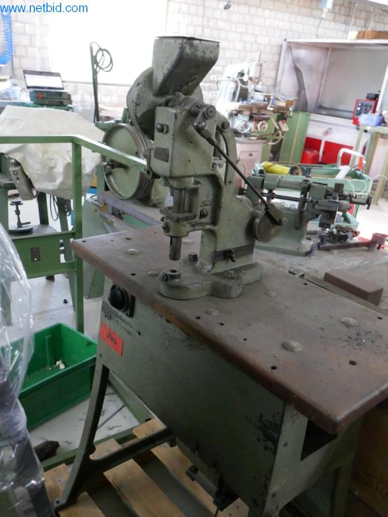 Leder- und Textilbearbeitungsmaschinen-3