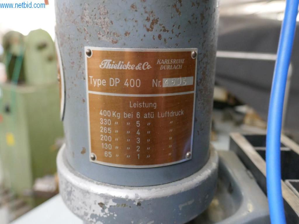 Stroje na zpracování kůže a textilu-3