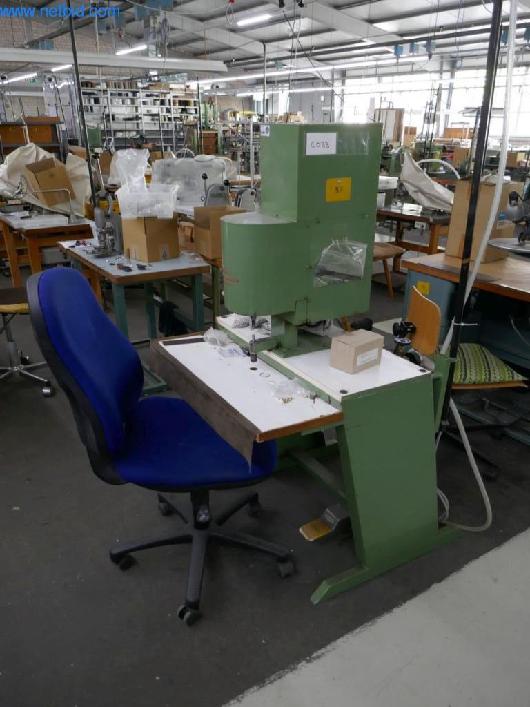 Stroje na zpracování kůže a textilu-3