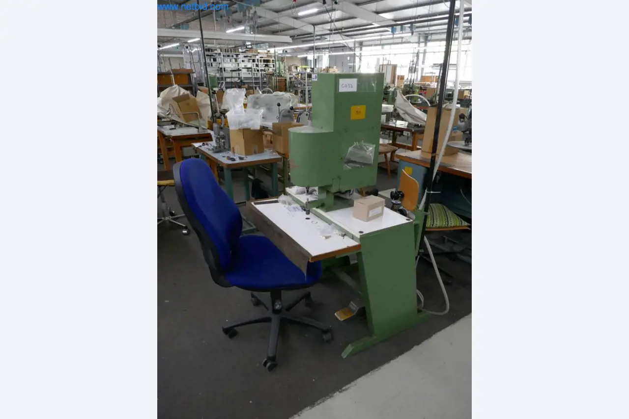 Stroje na zpracování kůže a textilu-3