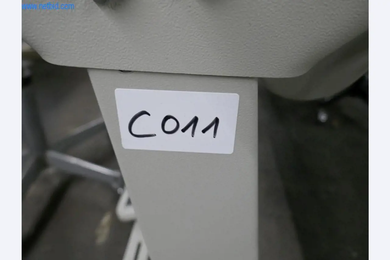 Leder- und Textilbearbeitungsmaschinen-10