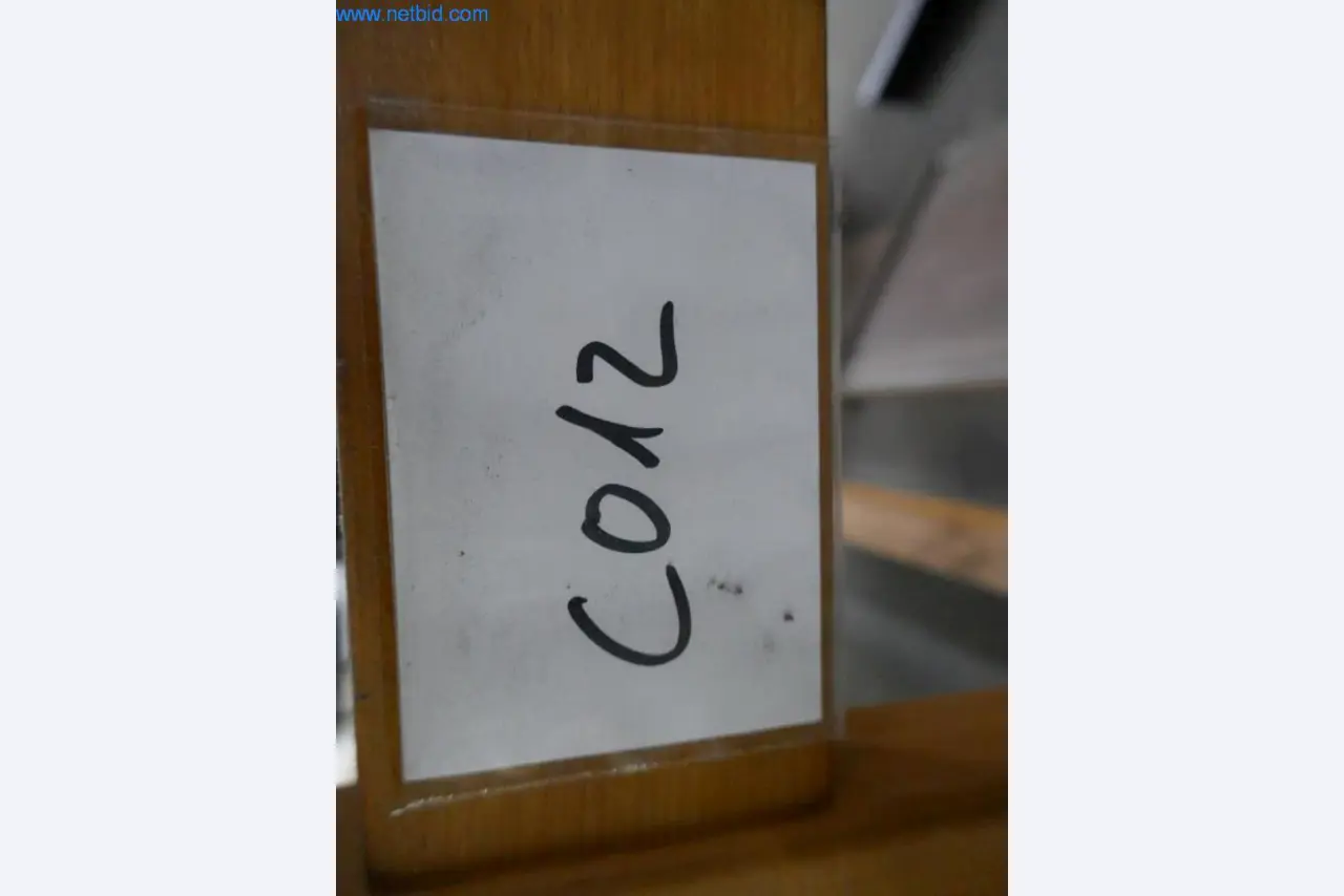 Stroje na zpracování kůže a textilu-8