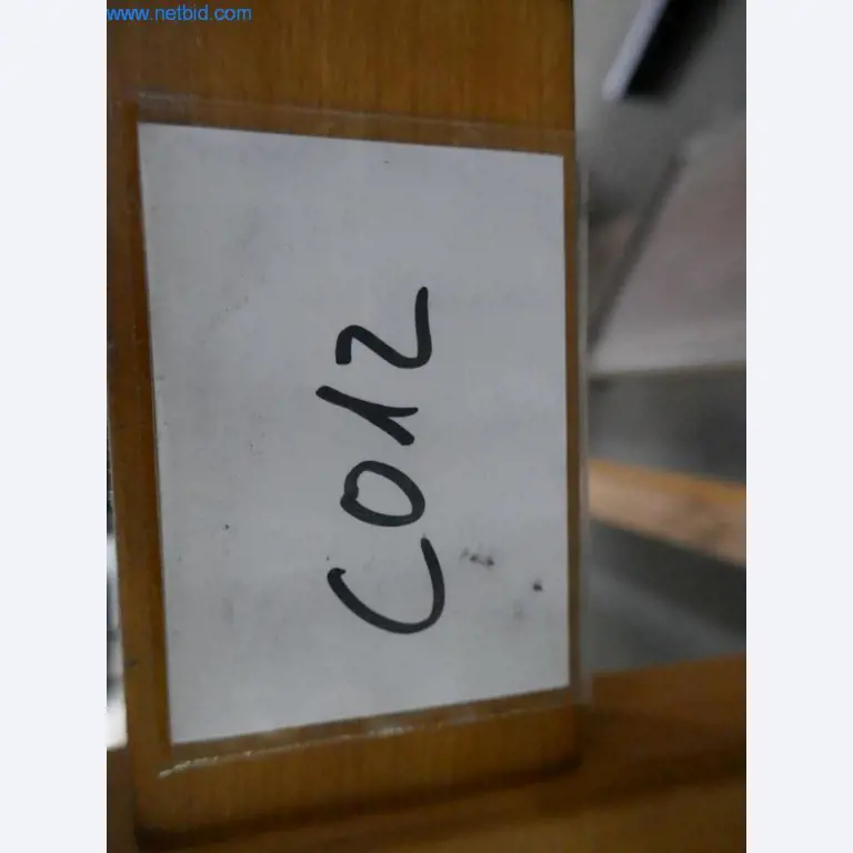 Stroje na zpracování kůže a textilu-8