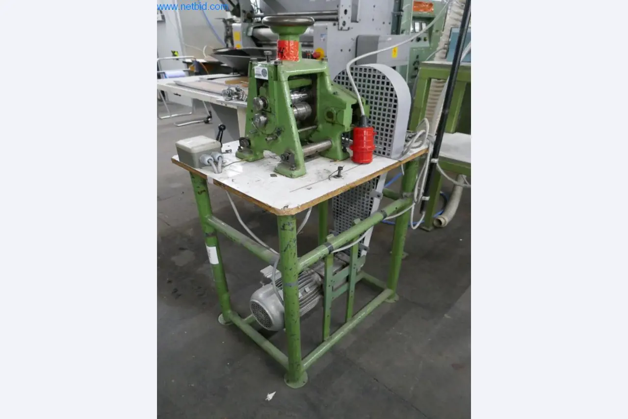 Stroji za predelavo usnja in tekstila-1