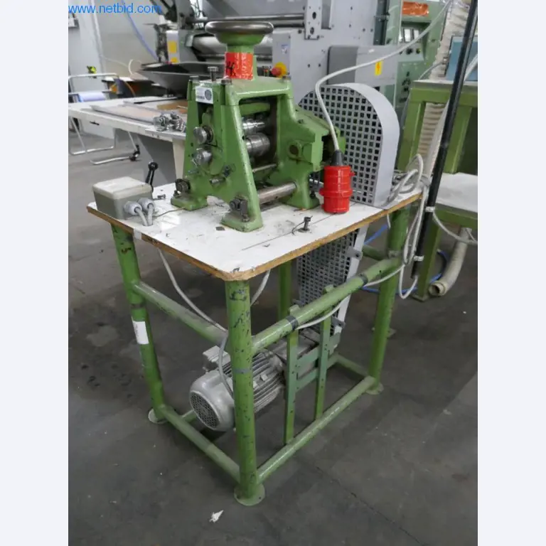 Stroji za predelavo usnja in tekstila-1