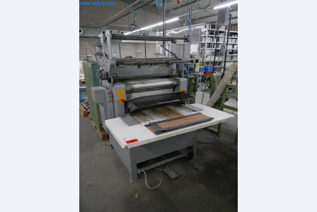 Leder- und Textilbearbeitungsmaschinen-1