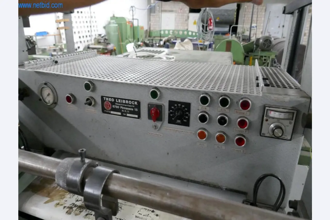 Leder- und Textilbearbeitungsmaschinen-4