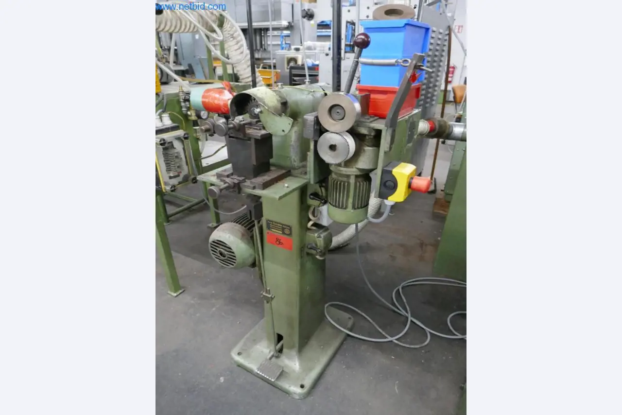 Stroje na zpracování kůže a textilu-1