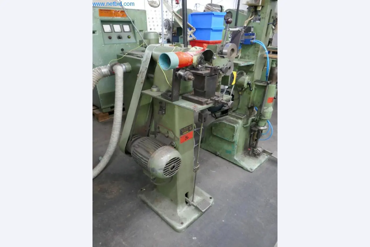 Stroje na zpracování kůže a textilu-2