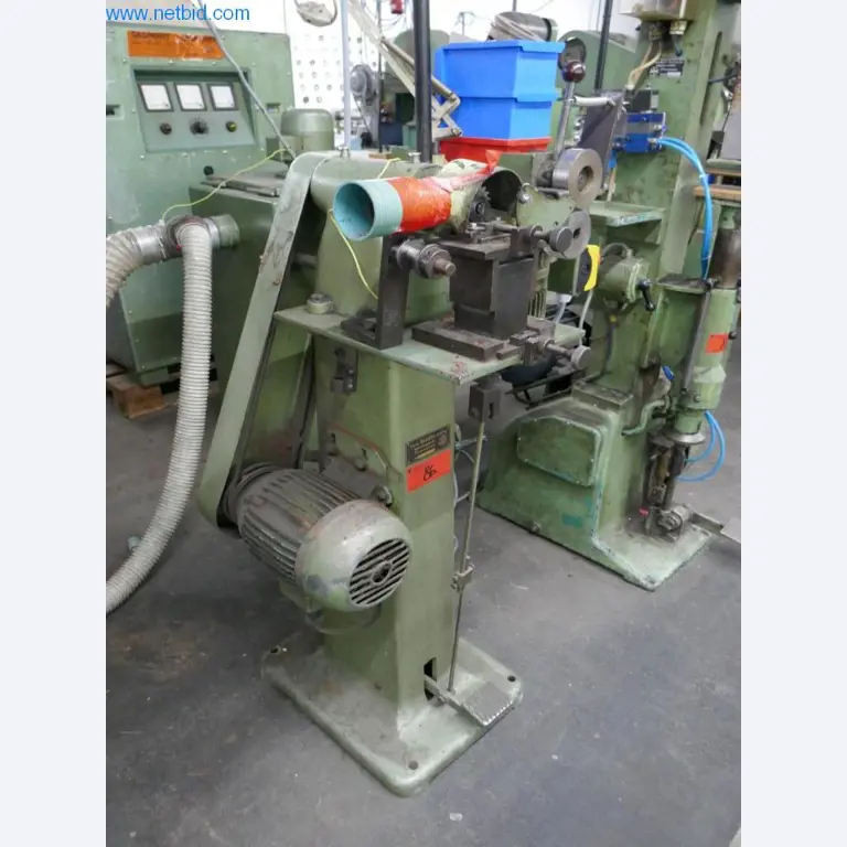 Stroje na zpracování kůže a textilu-2