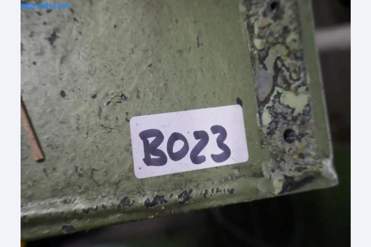 Stroje na zpracování kůže a textilu-4