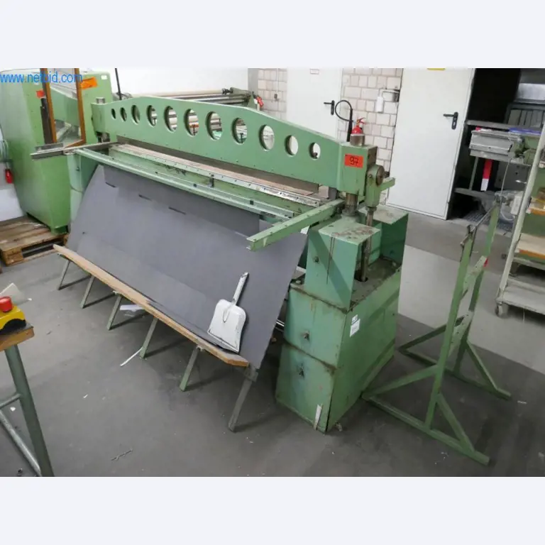 Leder- und Textilbearbeitungsmaschinen-1