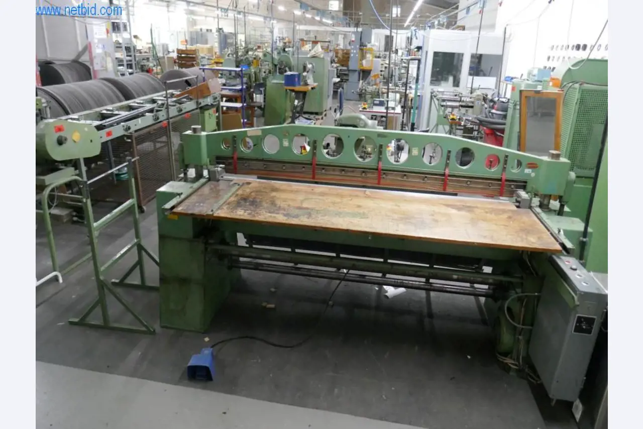 Leder- und Textilbearbeitungsmaschinen-2