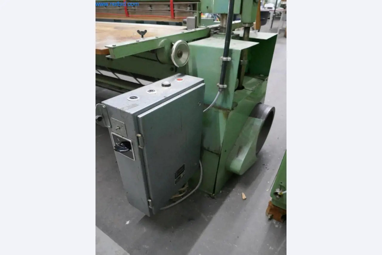 Leder- und Textilbearbeitungsmaschinen-3