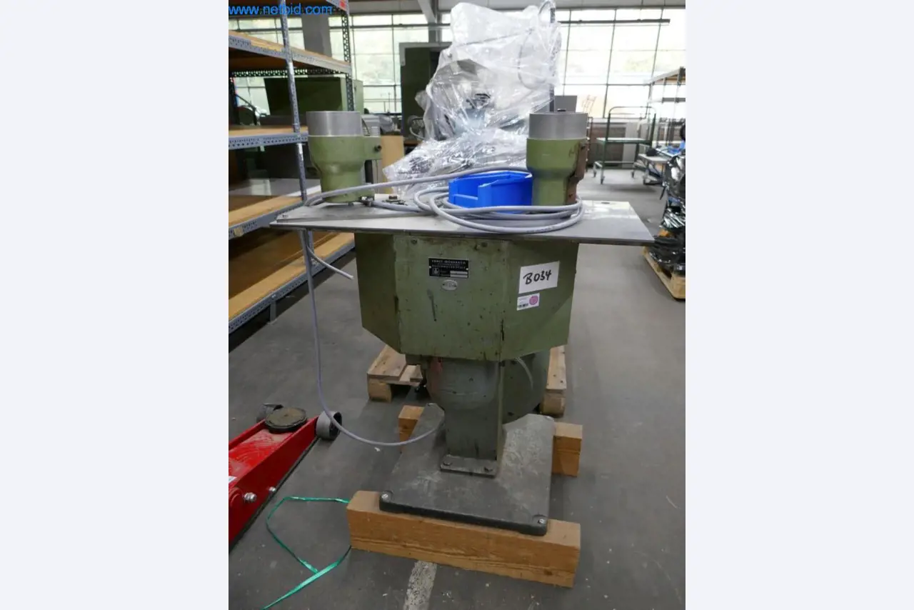 Stroje na zpracování kůže a textilu-1