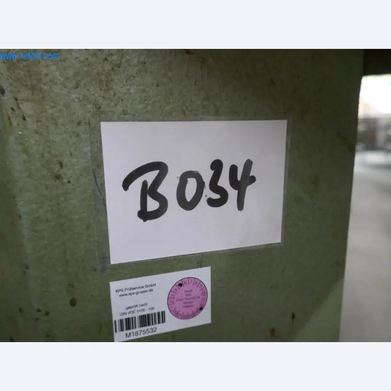 Stroje na zpracování kůže a textilu-4