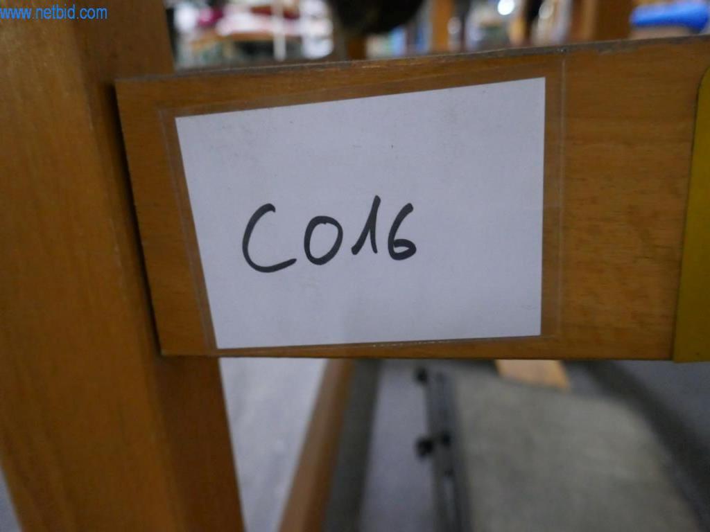 Stroje na zpracování kůže a textilu-6