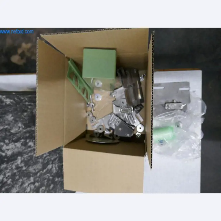 Stroje na zpracování kůže a textilu-7