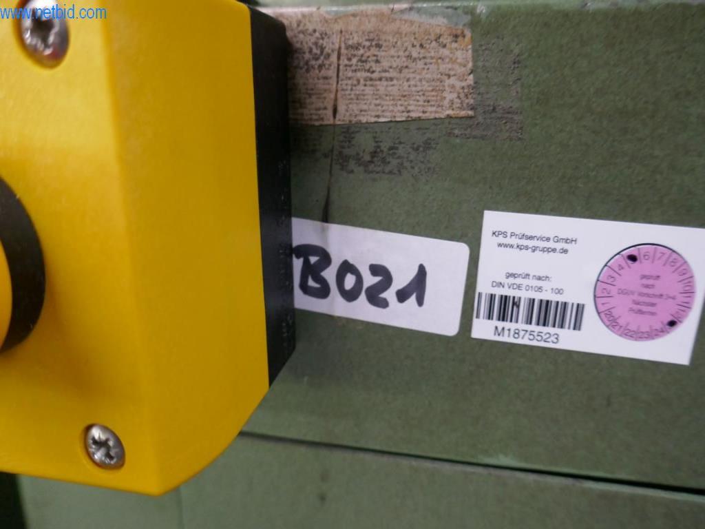 Stroje na zpracování kůže a textilu-4