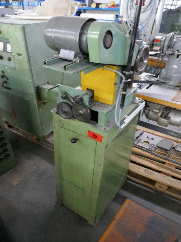 Leder- und Textilbearbeitungsmaschinen-1