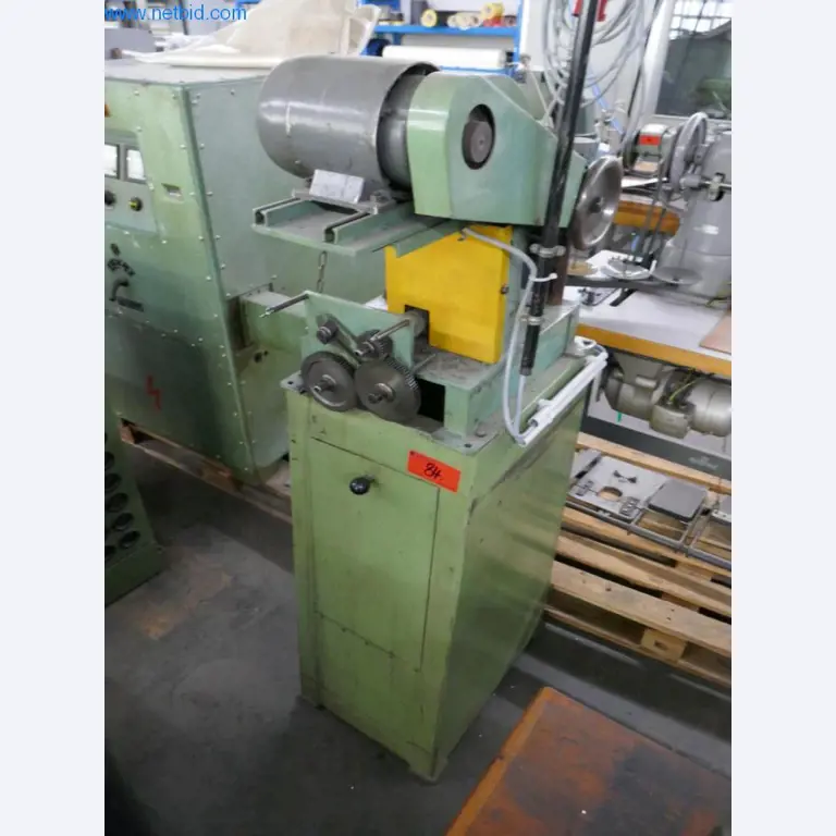 Leder- und Textilbearbeitungsmaschinen-1