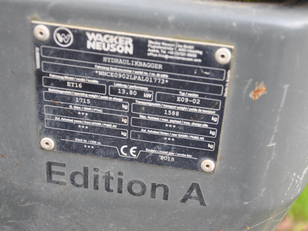 Sodobna, dobro vzdrževana gradbena vozila in vozila za gradbišča ter druga mehanska oprema iz sektorja gradbeništva.-3