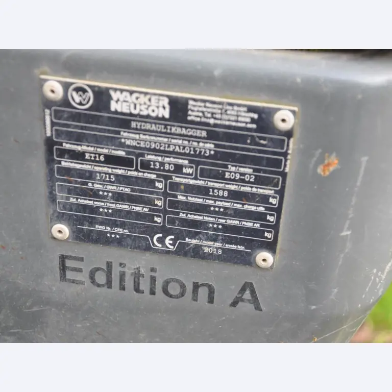 Modern, well-maintained construction and site vehicles as well as other mechanical equipment from the civil engineering sector-3