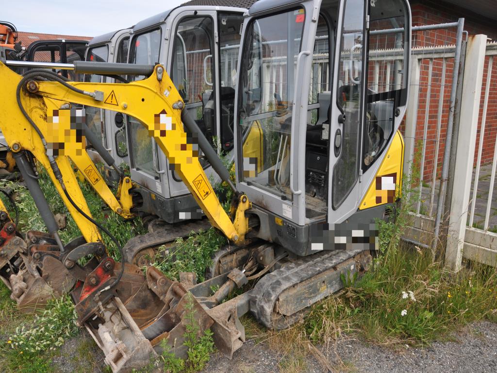 Sodobna, dobro vzdrževana gradbena vozila in vozila za gradbišča ter druga mehanska oprema iz sektorja gradbeništva.-1