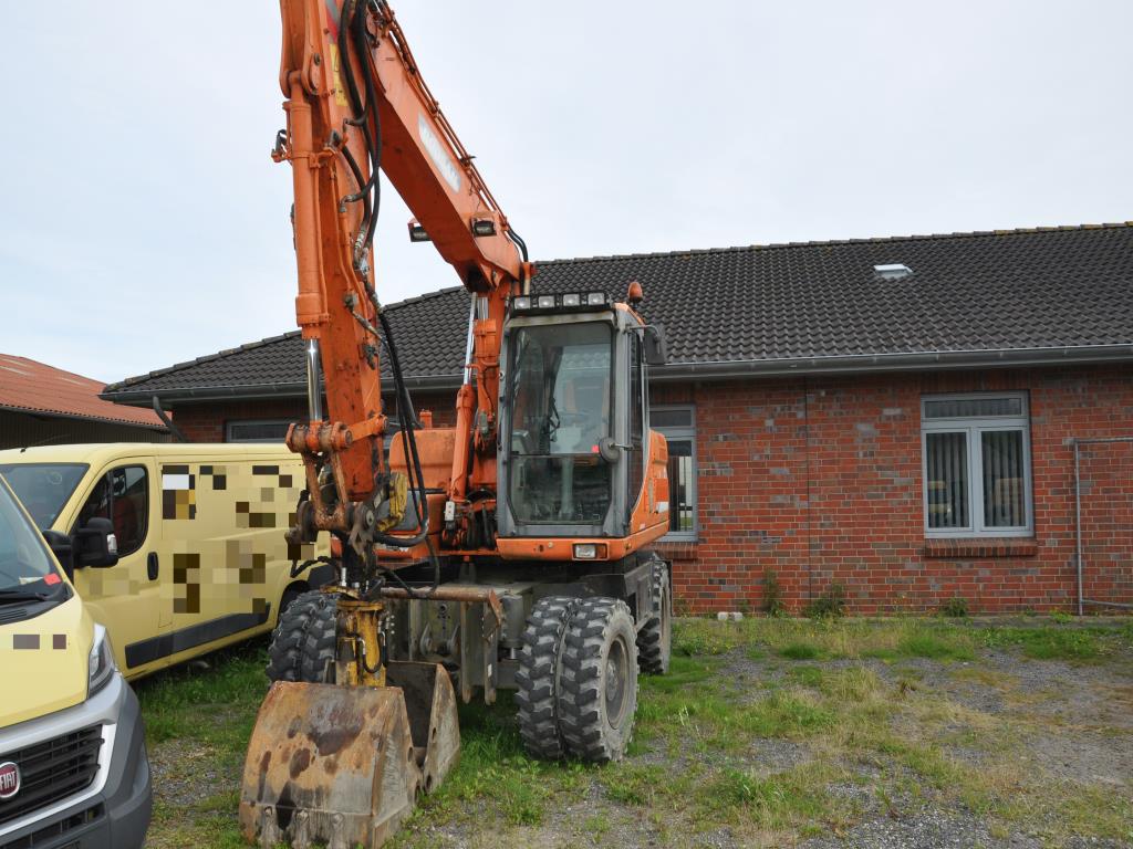 Sodobna, dobro vzdrževana gradbena vozila in vozila za gradbišča ter druga mehanska oprema iz sektorja gradbeništva.-9