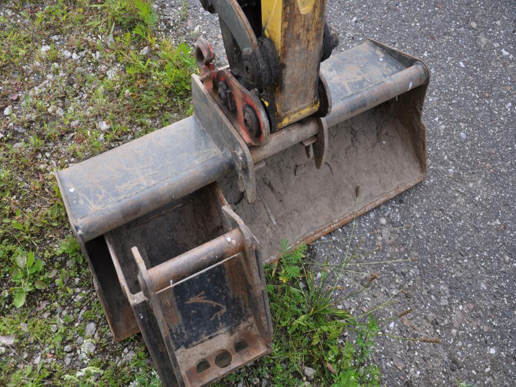 Moderní, dobře udržovaná stavební a staveništní vozidla a další strojní zařízení z oblasti stavebnictví.-3