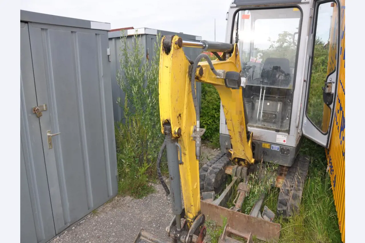 Moderne, gepflegte Bau- und Baustellenfahrzeuge sowie weitere maschinelle Ausstattung aus dem Tiefbau-1
