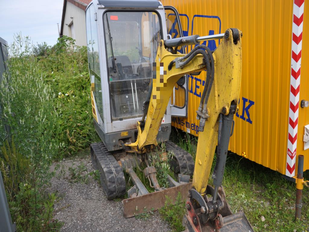 Moderní, dobře udržovaná stavební a staveništní vozidla a další strojní zařízení z oblasti stavebnictví.-6
