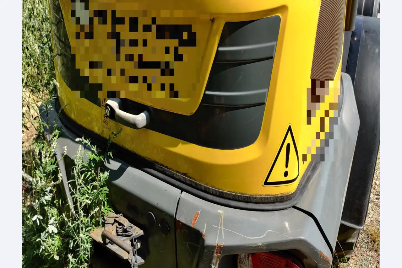 Nowoczesne, dobrze utrzymane pojazdy budowlane i budowlane oraz inny sprzęt mechaniczny z sektora inżynierii lądowej i wodnej.-8