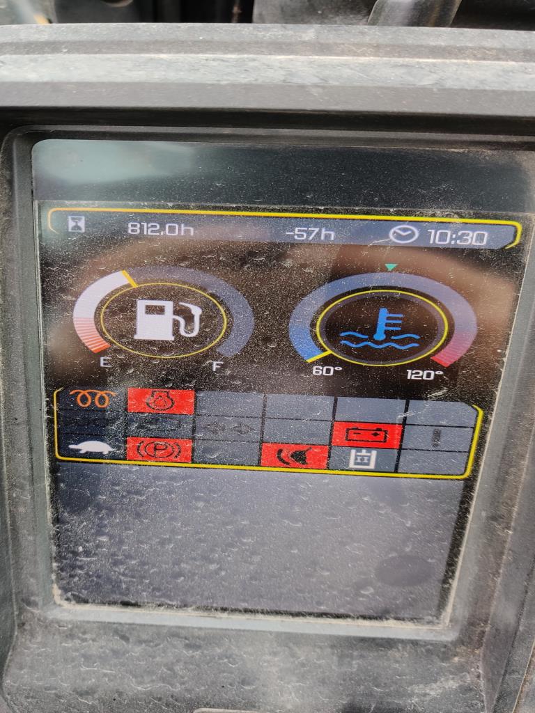 Vehículos de obra y construcción modernos y bien mantenidos y otros equipos mecánicos del sector de la ingeniería civil-5