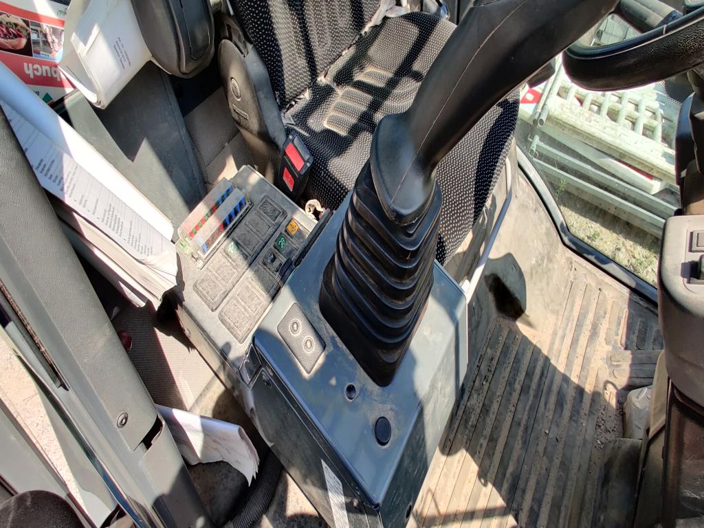 Nowoczesne, dobrze utrzymane pojazdy budowlane i budowlane oraz inny sprzęt mechaniczny z sektora inżynierii lądowej i wodnej.-4