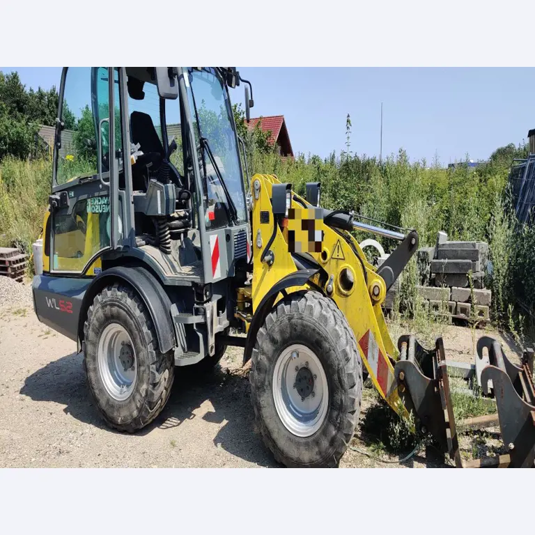 Moderne, goed onderhouden bouwvoertuigen en andere mechanische apparatuur uit de weg- en waterbouwsector-1